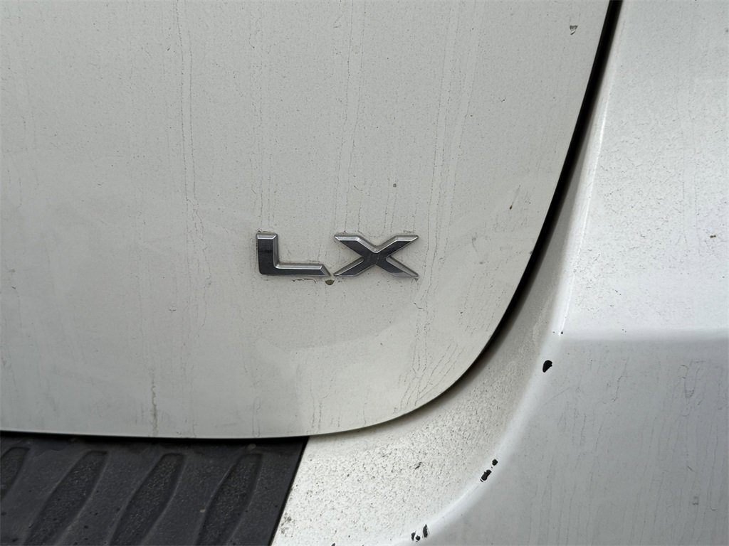 Used 2016 Kia Sedona LX image 5