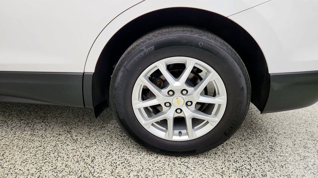 Used 2023 Chevrolet Equinox LS w/ LS Convenience Package FWD image 9