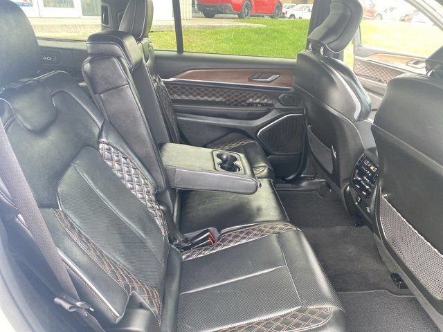 Used 2022 Jeep Grand Cherokee L Summit w/ Advanced Protech Group IV AWD/4WD image 12