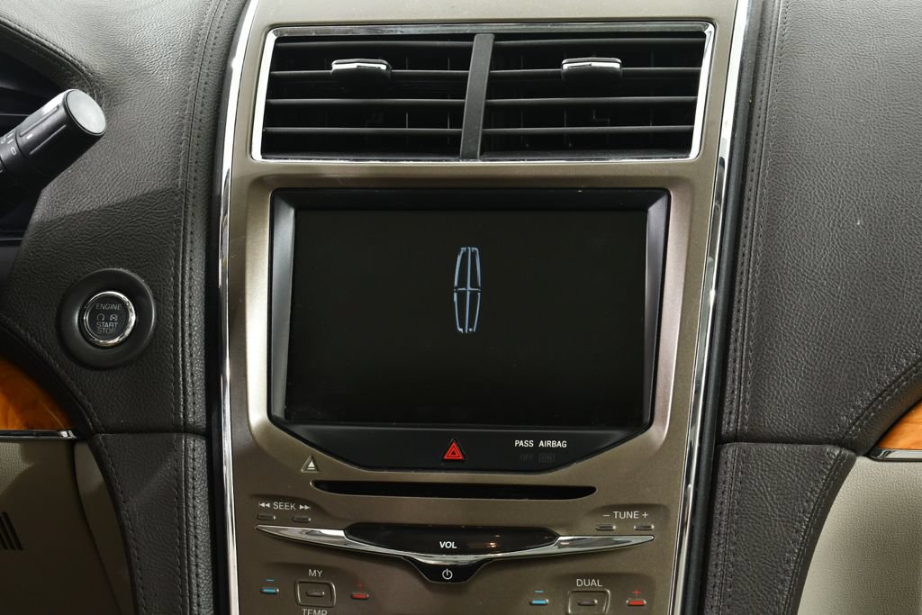 Used 2015 Lincoln MKX AWD w/ Equipment Group 102A image 9