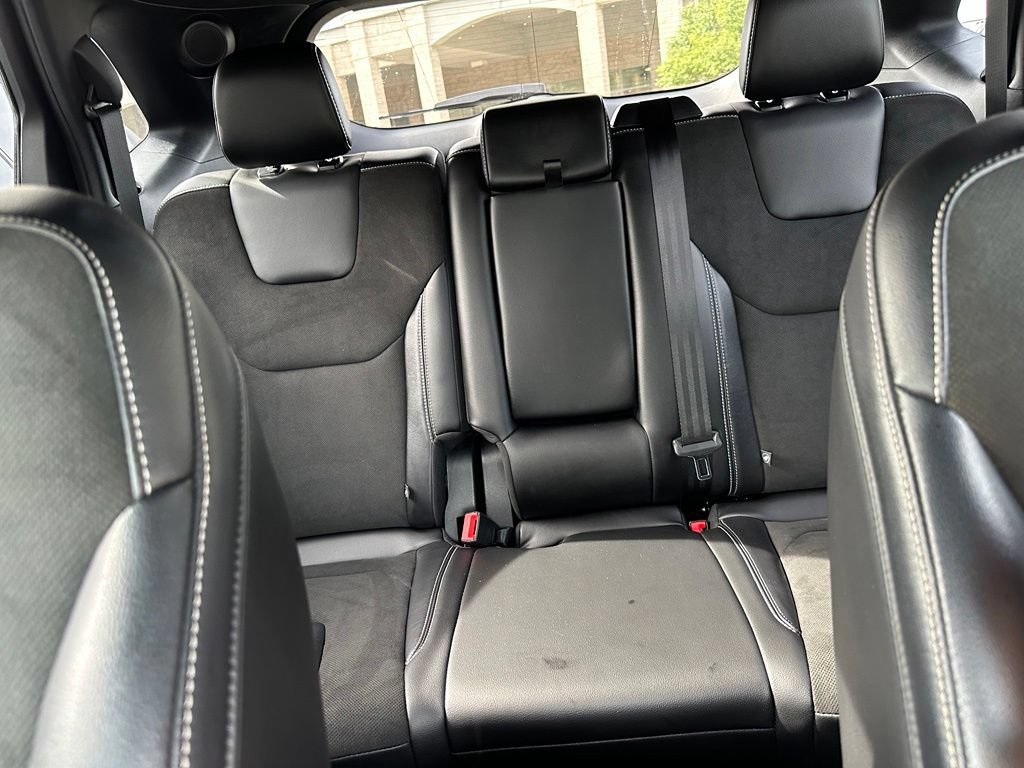 Used 2020 Ford Edge ST w/ Cold Weather Package AWD/4WD image 17