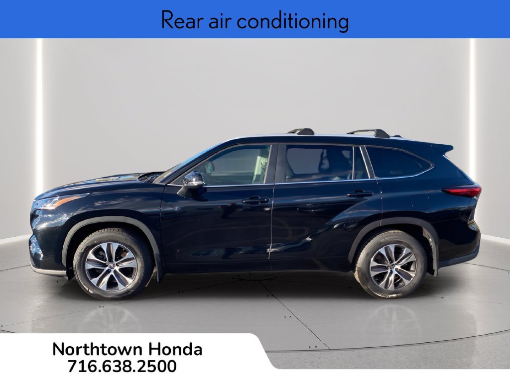 Used 2023 Toyota Highlander Bronze Edition FWD image 6