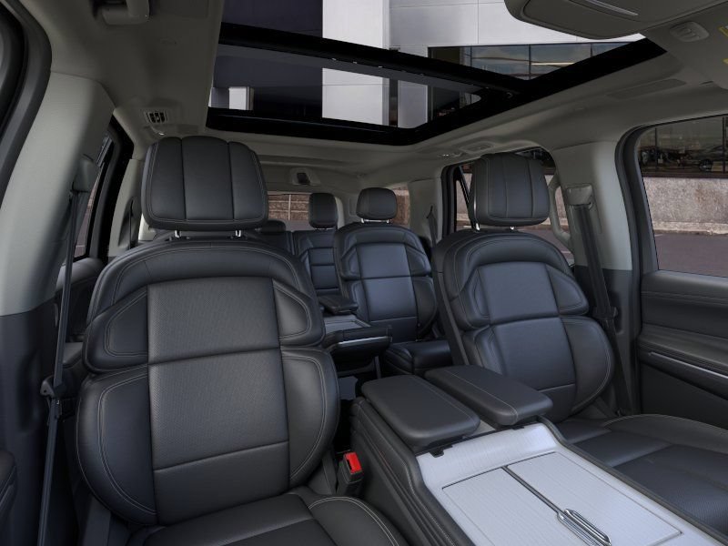 New 2026 Lincoln Navigator Reserve AWD/4WD image 10