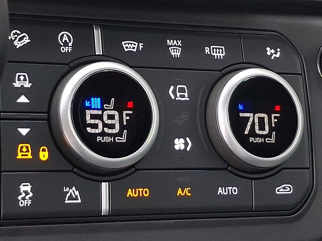 New 2026 Land Rover Defender 130 X-Dynamic SE AWD/4WD image 13