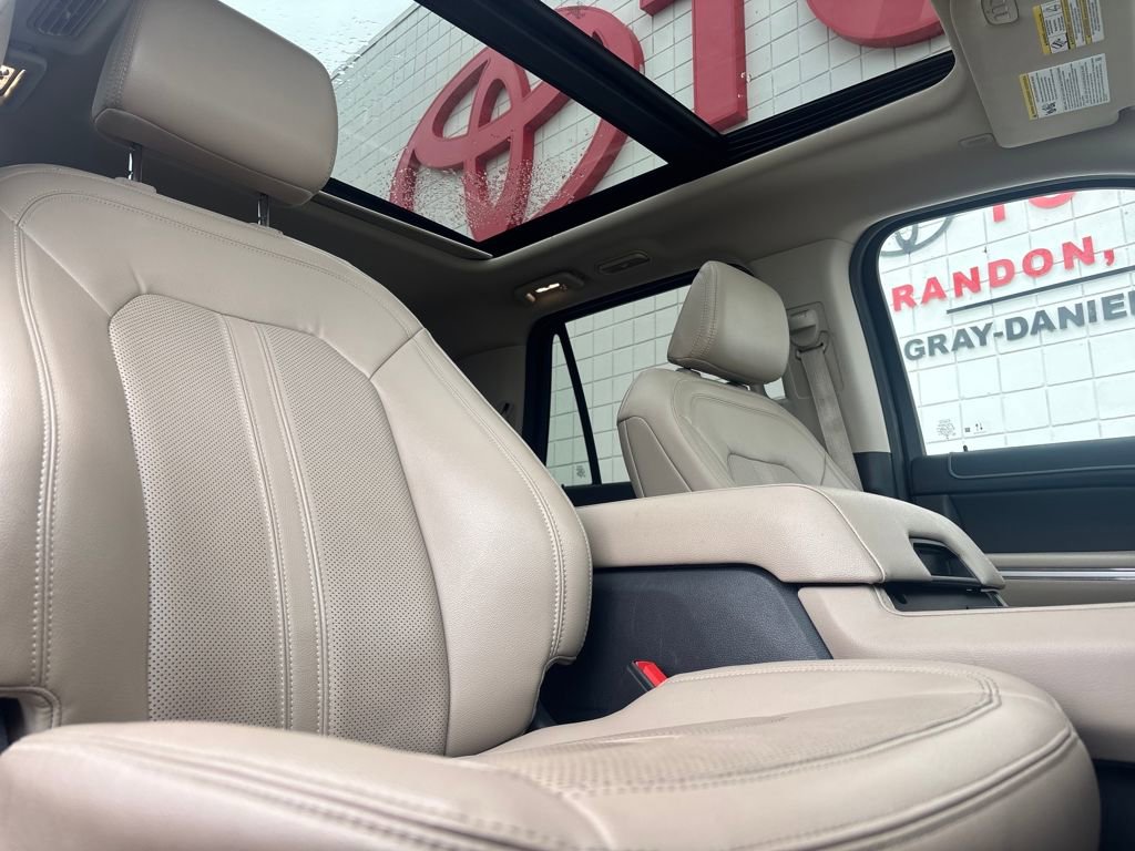 Used 2023 Ford Expedition Limited image 27
