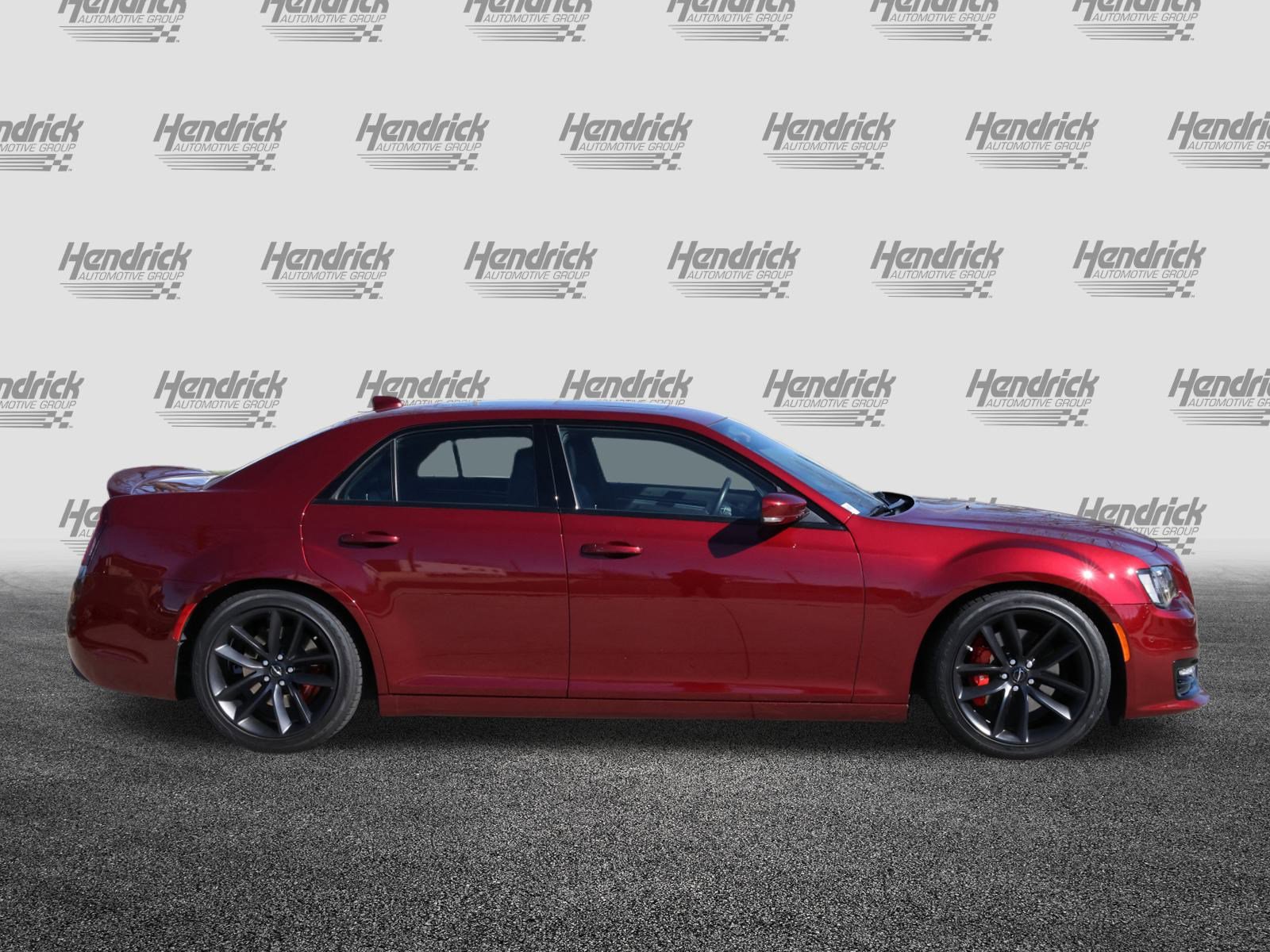 Used 2023 Chrysler 300 C image 10