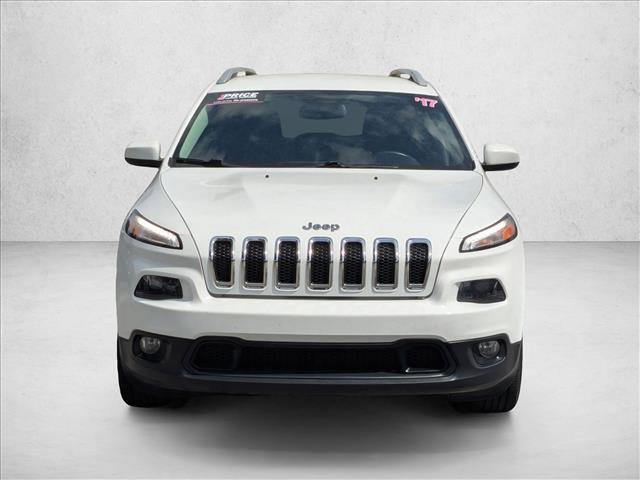 Used 2017 Jeep Cherokee Latitude image 2