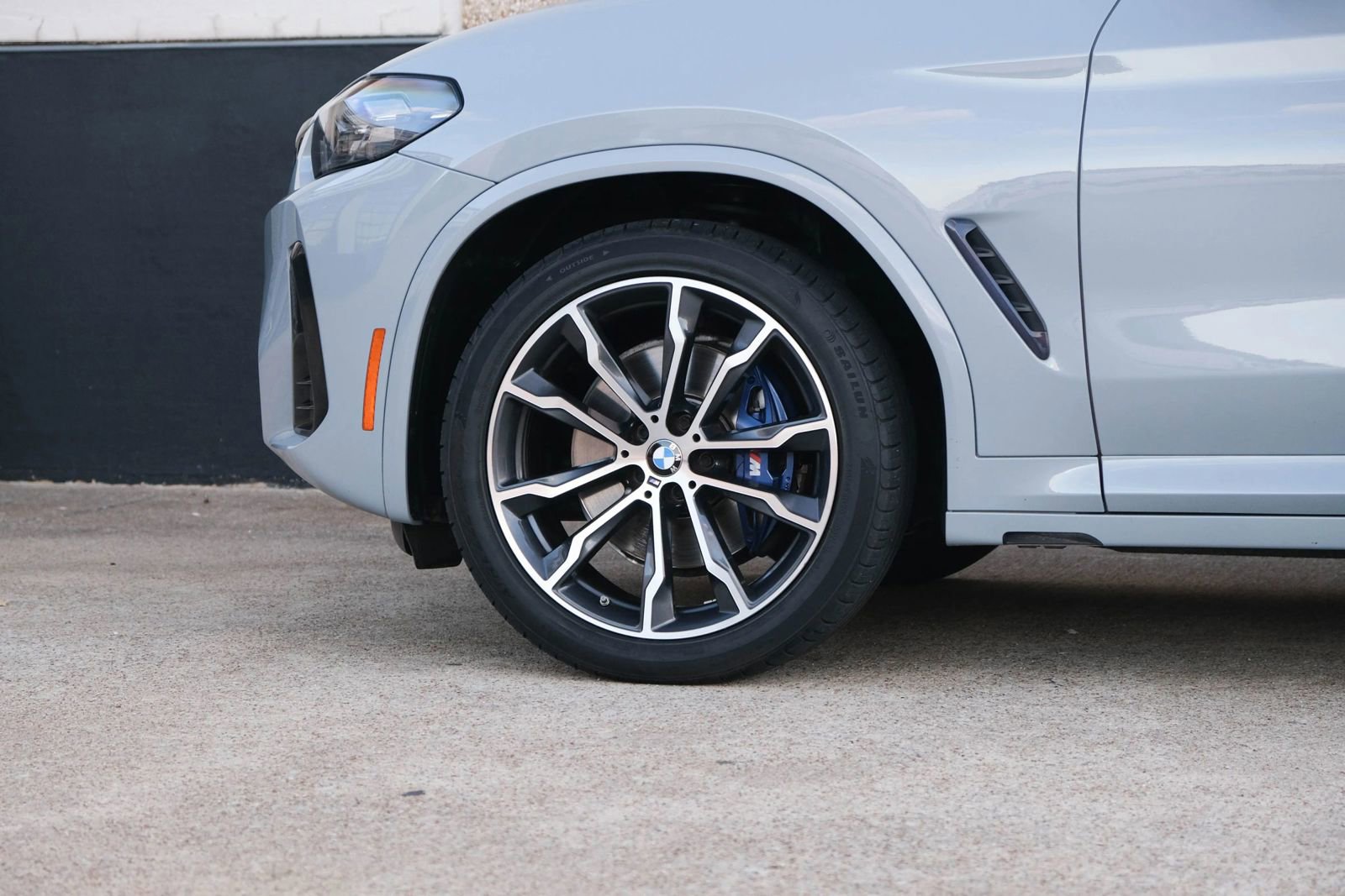 Used 2022 BMW X4 M40i image 8