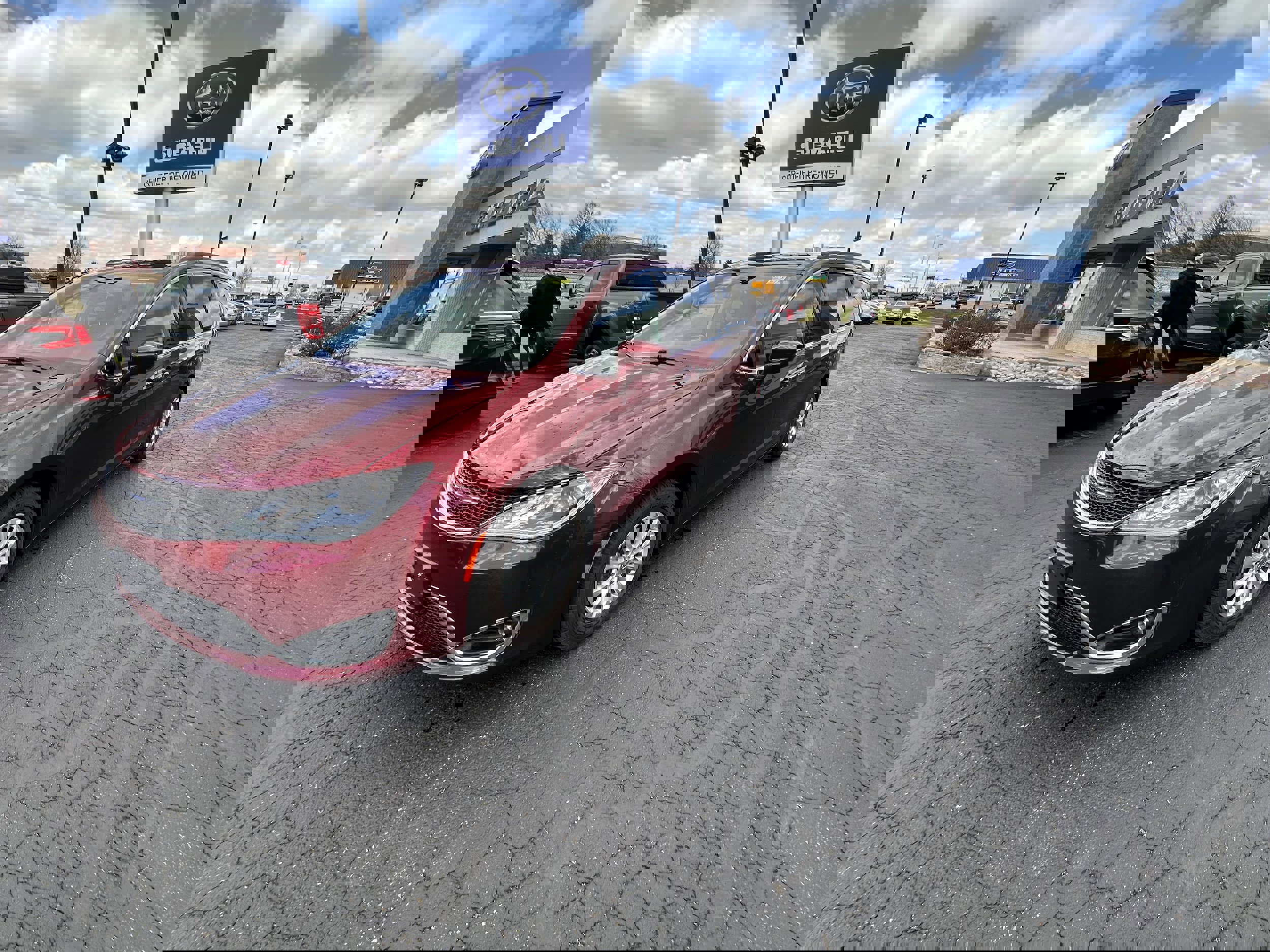 Used 2019 Chrysler Pacifica Touring Plus w/ Cold Weather Group image 8