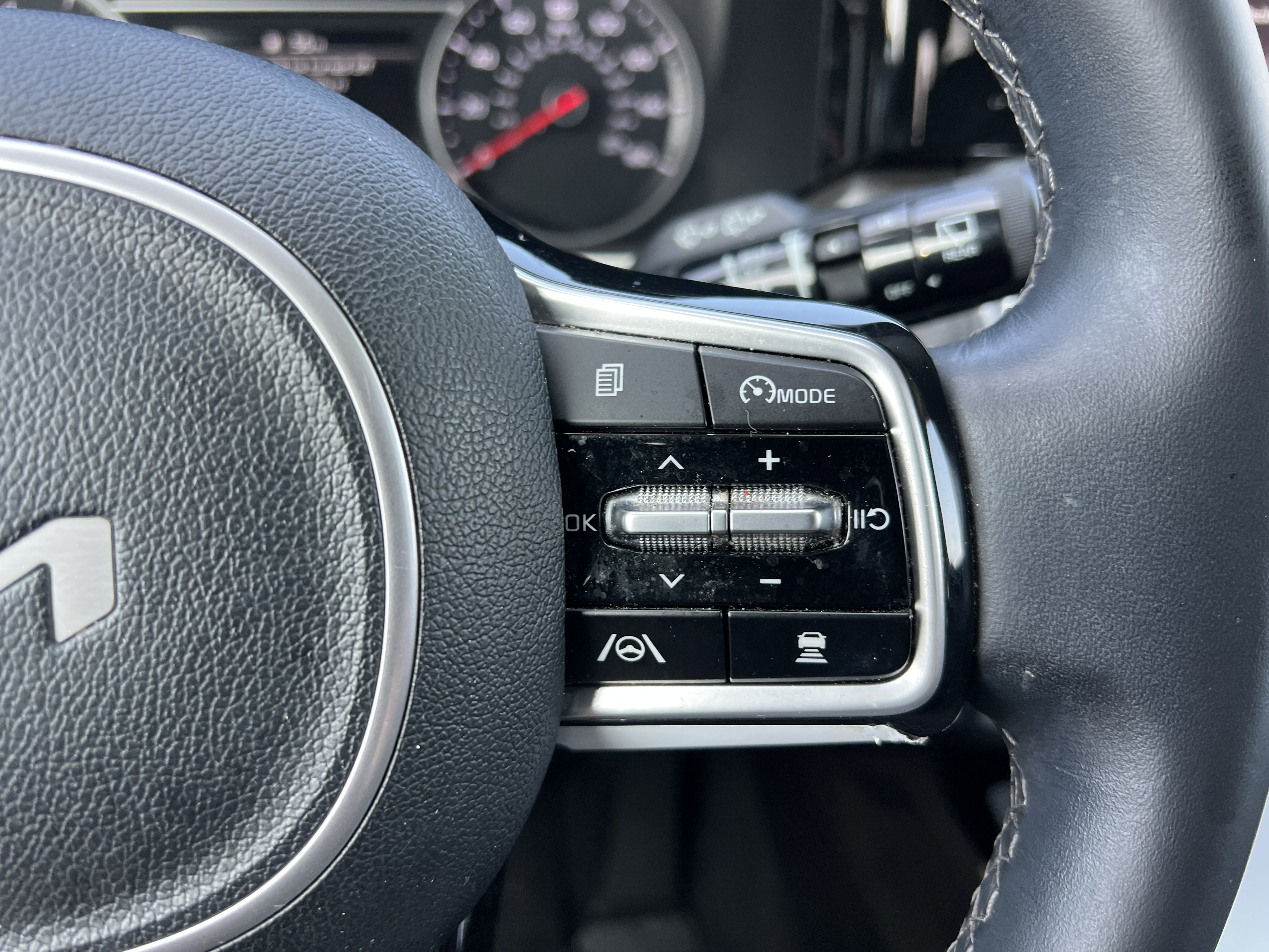 Certified 2022 Kia Sorento SX image 29