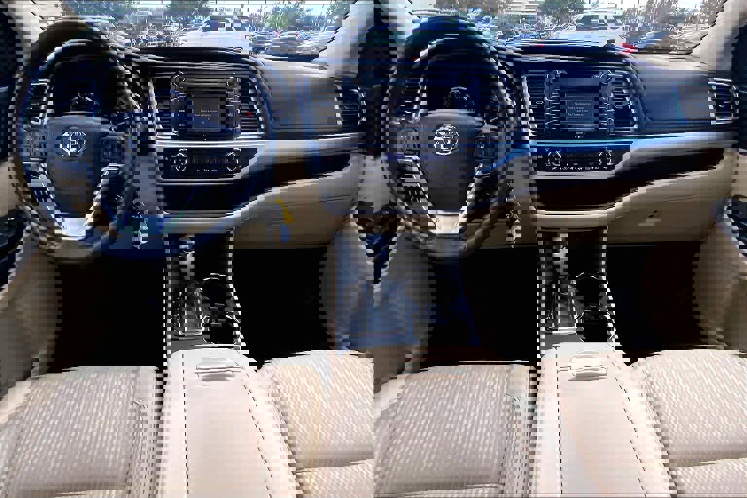 Used 2015 Toyota Highlander LE image 14