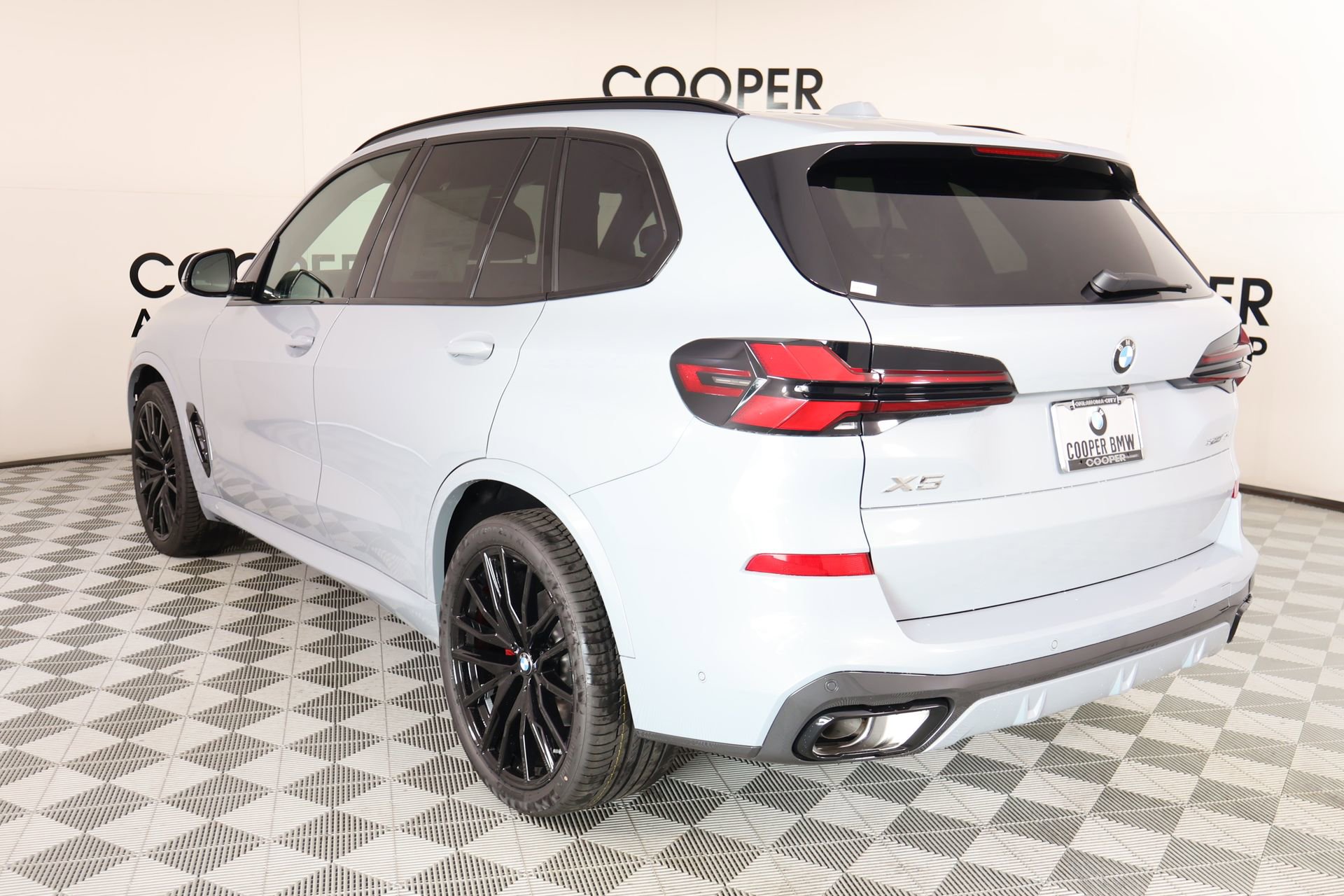 New 2026 BMW X5 xDrive40i w/ M Sport Package AWD/4WD image 24