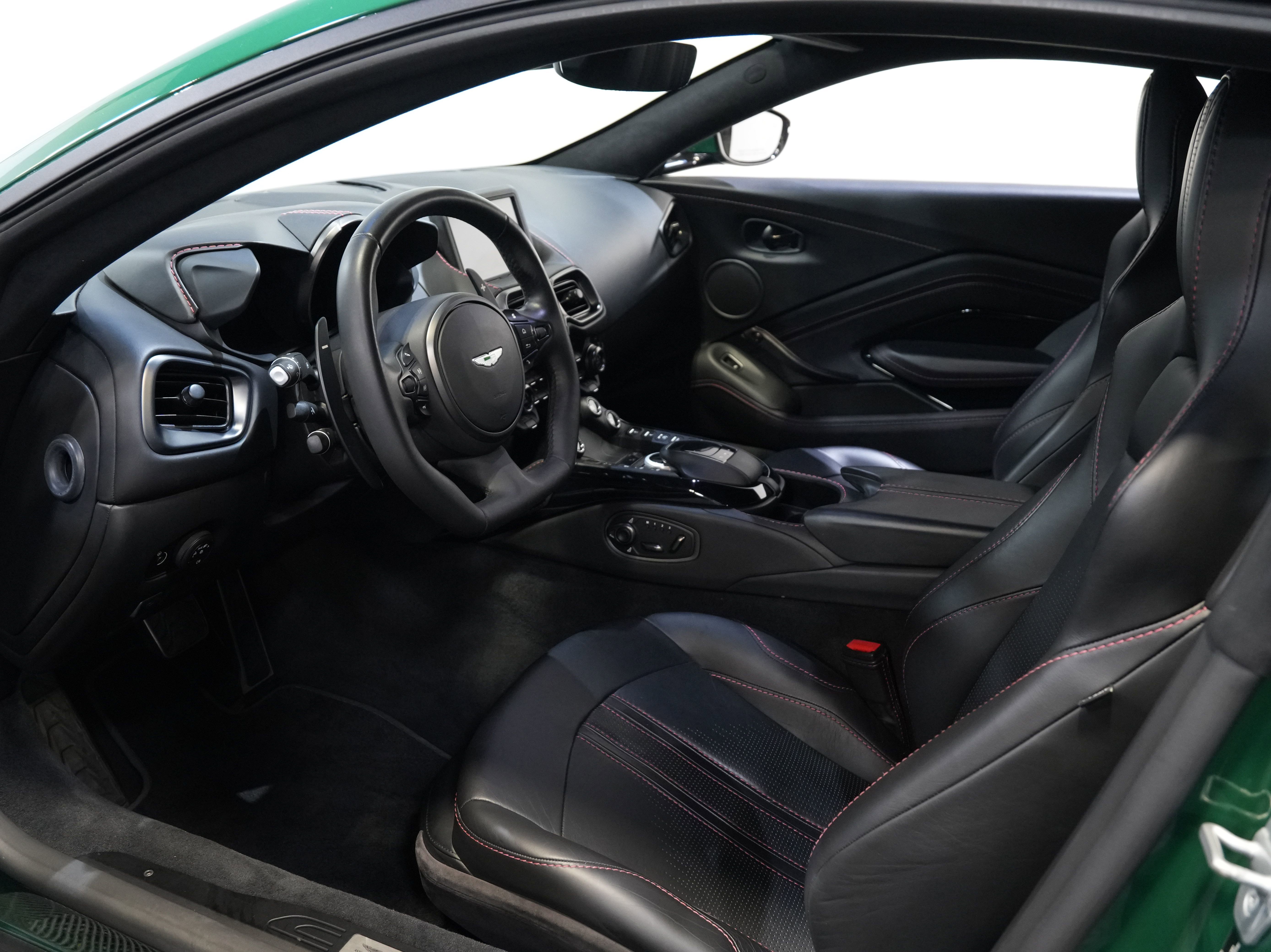 Used 2019 Aston Martin V8 Vantage Coupe RWD image 26
