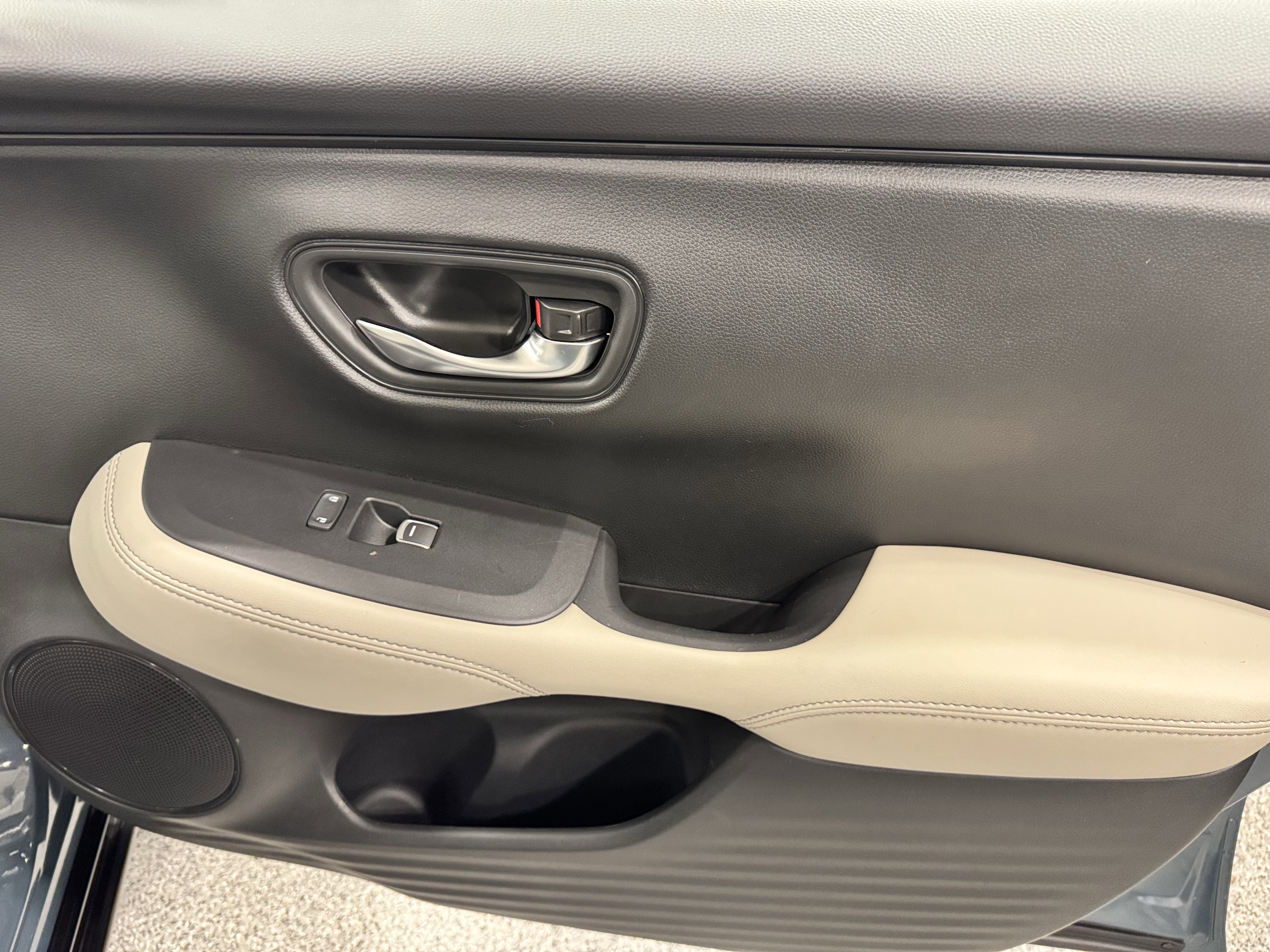 Used 2025 Honda HR-V EX-L image 27