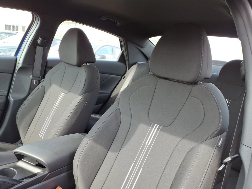 New 2025 Hyundai Elantra Sport FWD image 15