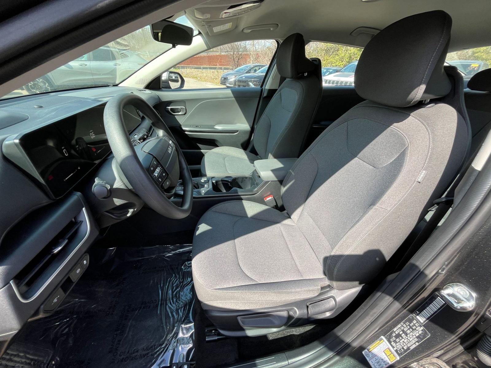 Used 2025 Kia K4 LXS image 33