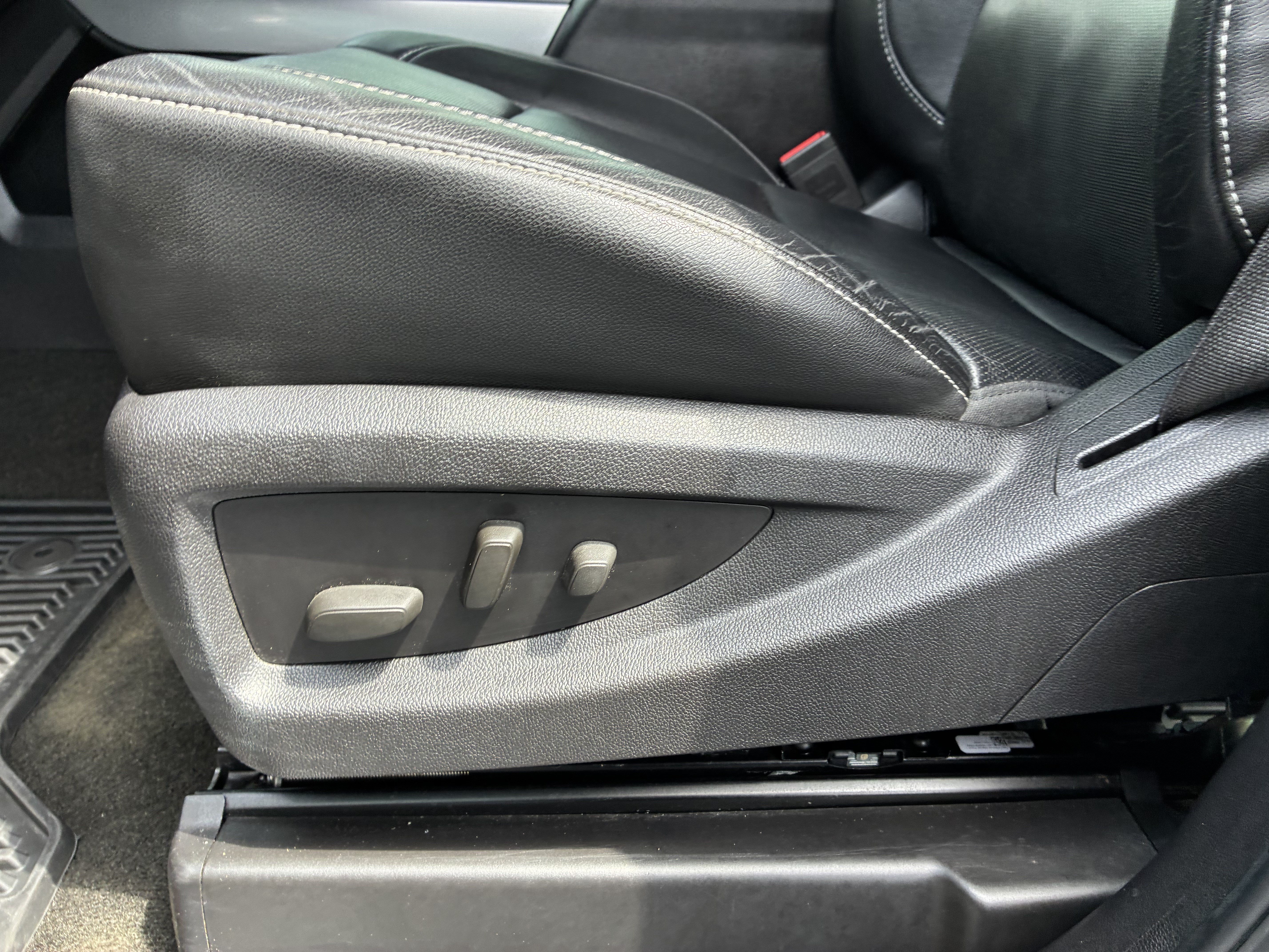 Used 2015 Chevrolet Silverado 2500 LTZ AWD/4WD image 26