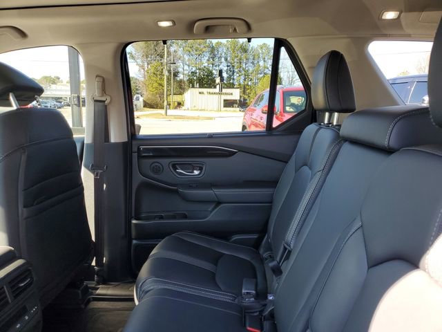 Used 2024 Honda Pilot Touring image 10