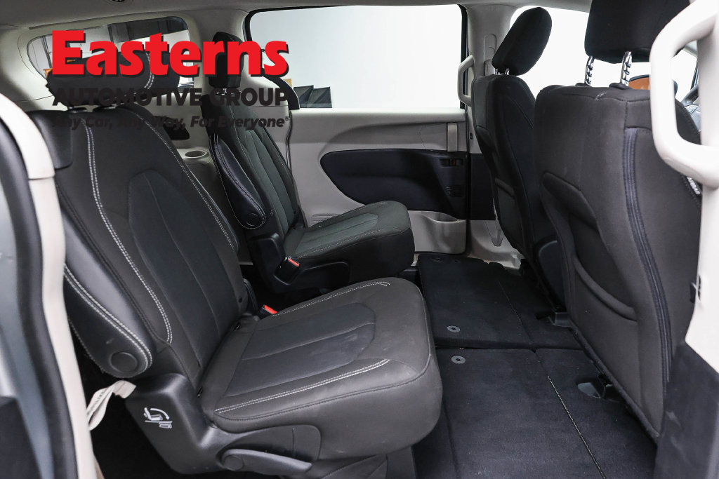 Used 2023 Chrysler Voyager LX FWD image 26