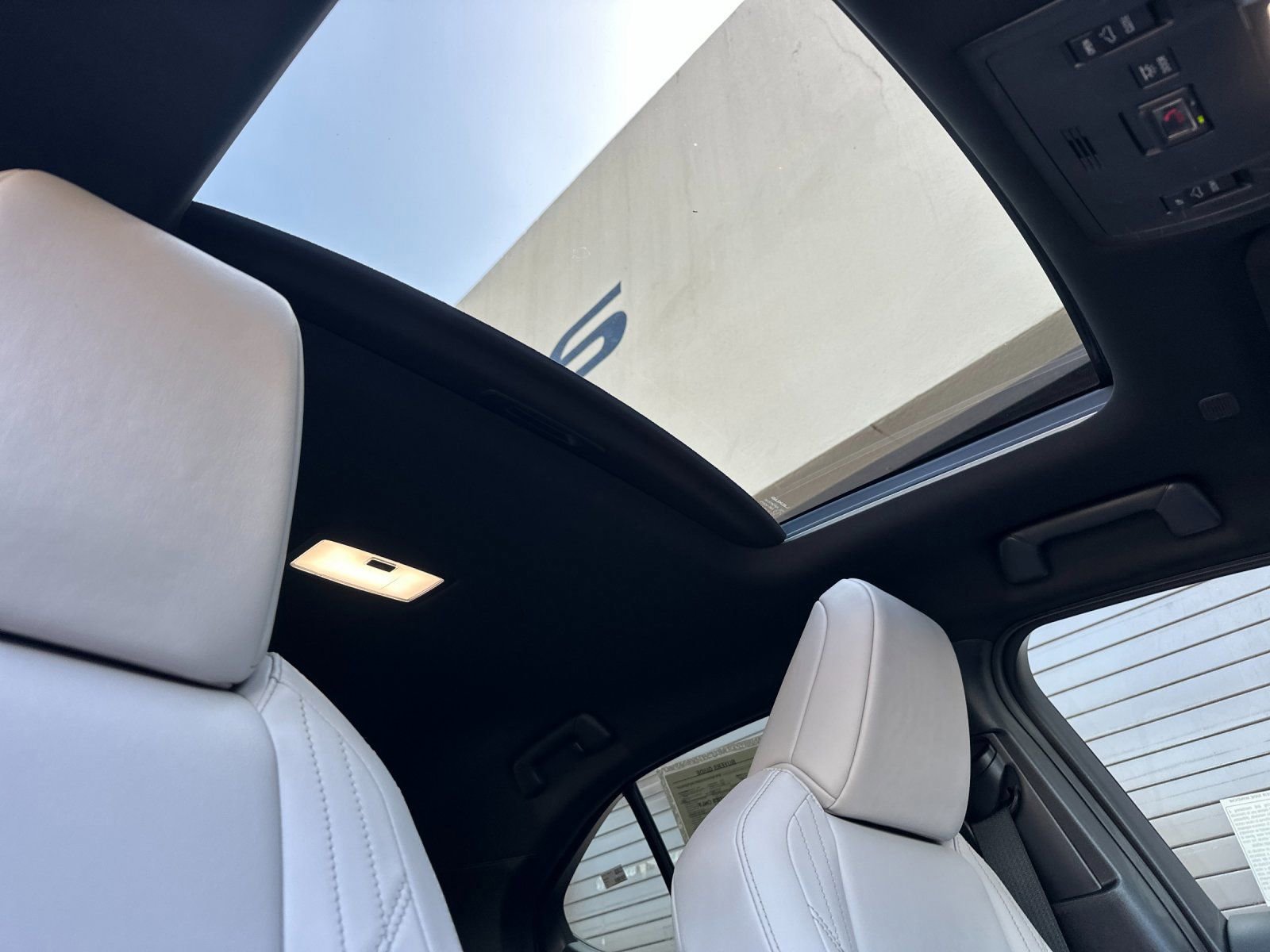 Used 2024 Lexus UX 250h FWD image 19