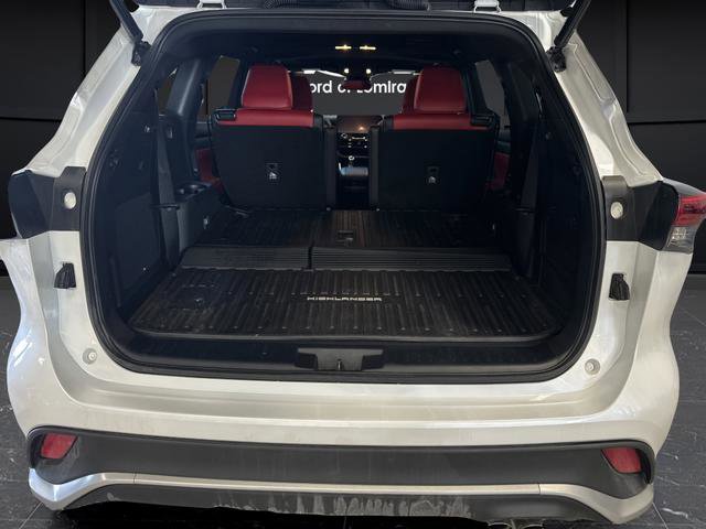 Used 2023 Toyota Highlander XSE image 16