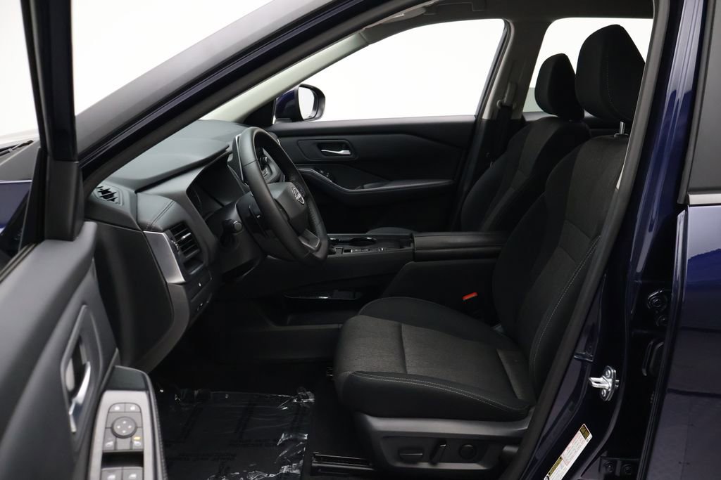 Used 2026 Nissan Rogue SV FWD image 14