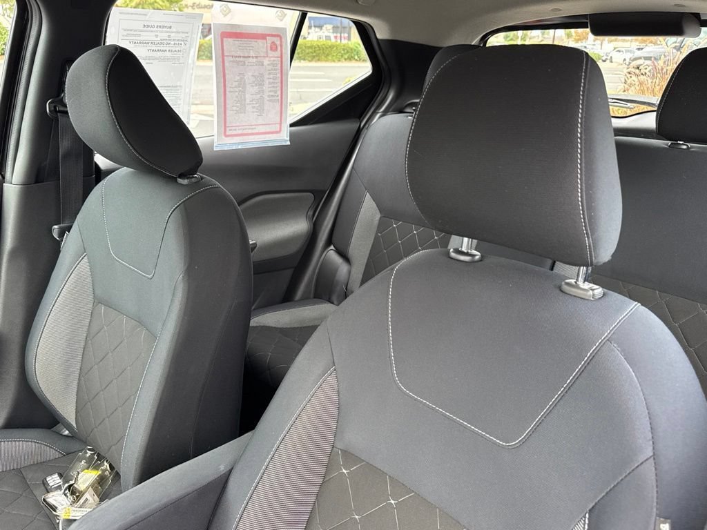 Used 2018 Nissan Kicks S FWD image 21