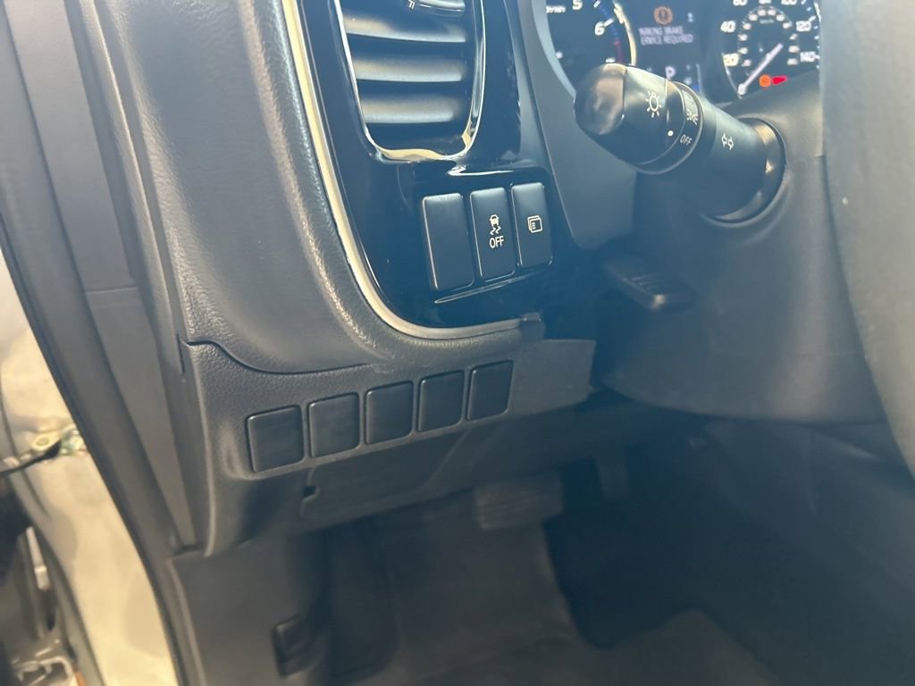 Used 2019 Mitsubishi Outlander ES image 34