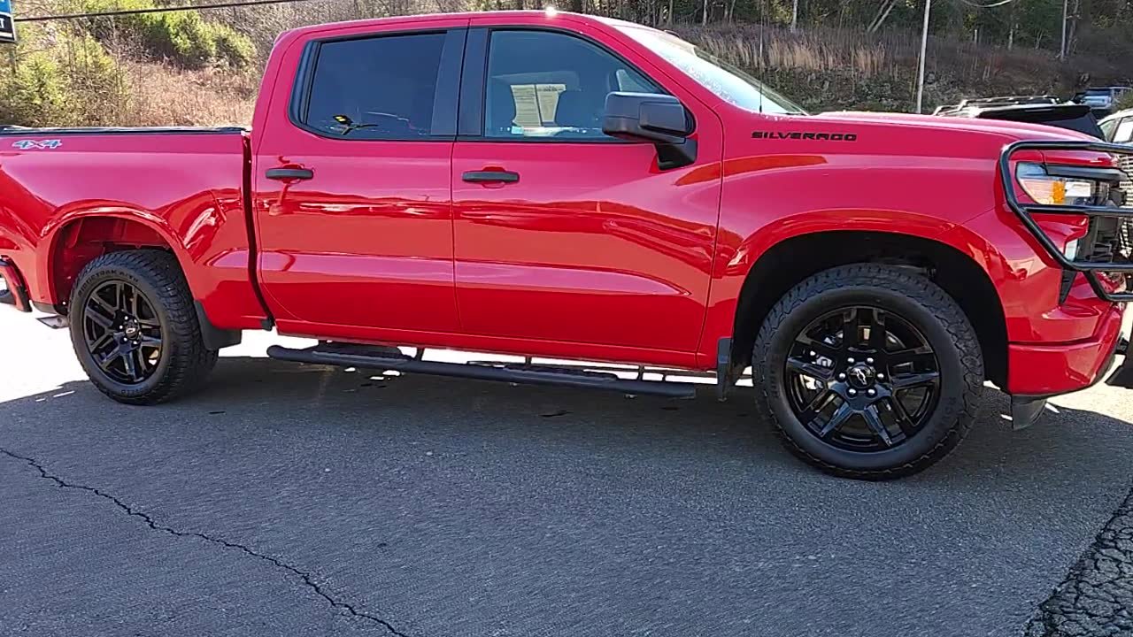 Used 2023 Chevrolet Silverado 1500 Custom w/ LPO, Dark Essentials Package image 10