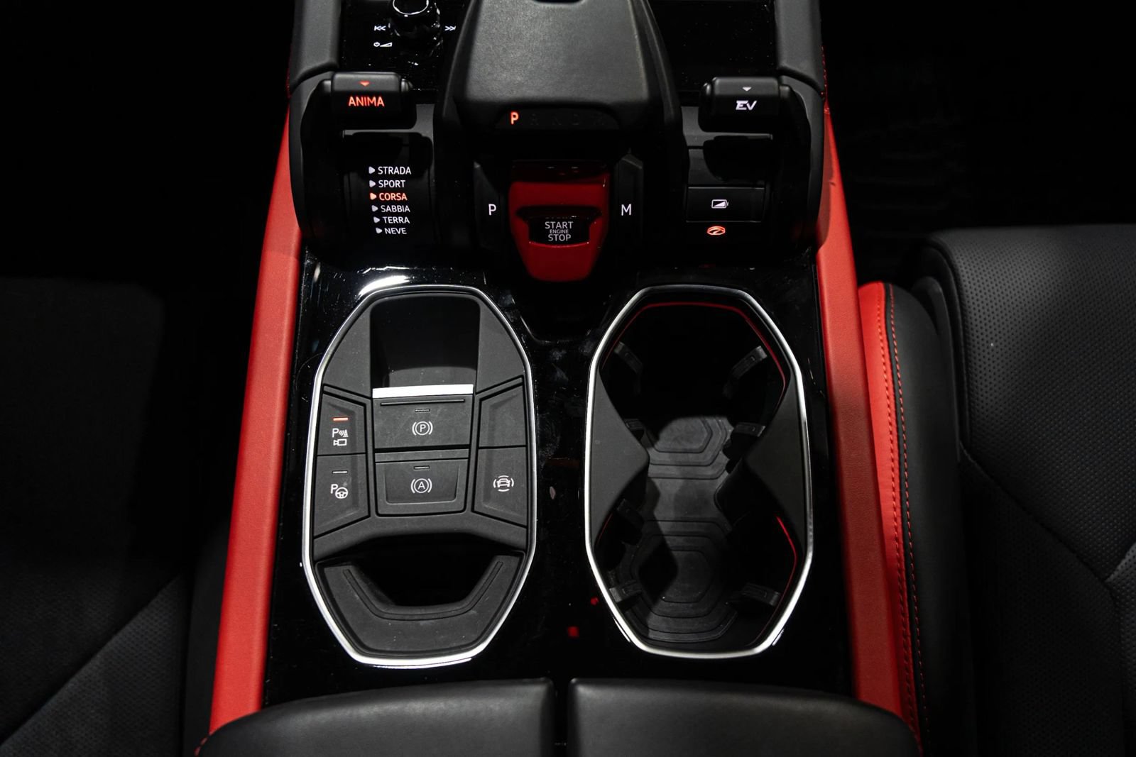 Used 2025 Lamborghini Urus SE AWD/4WD image 23