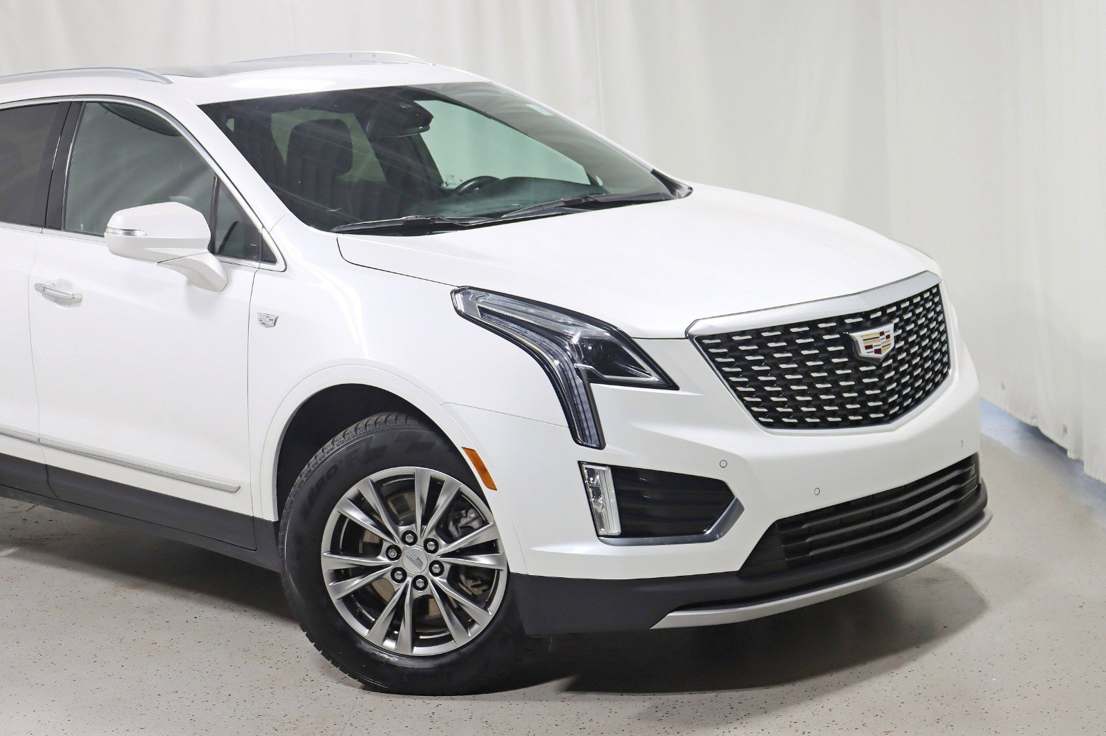 Used 2021 Cadillac XT5 Premium Luxury image 2