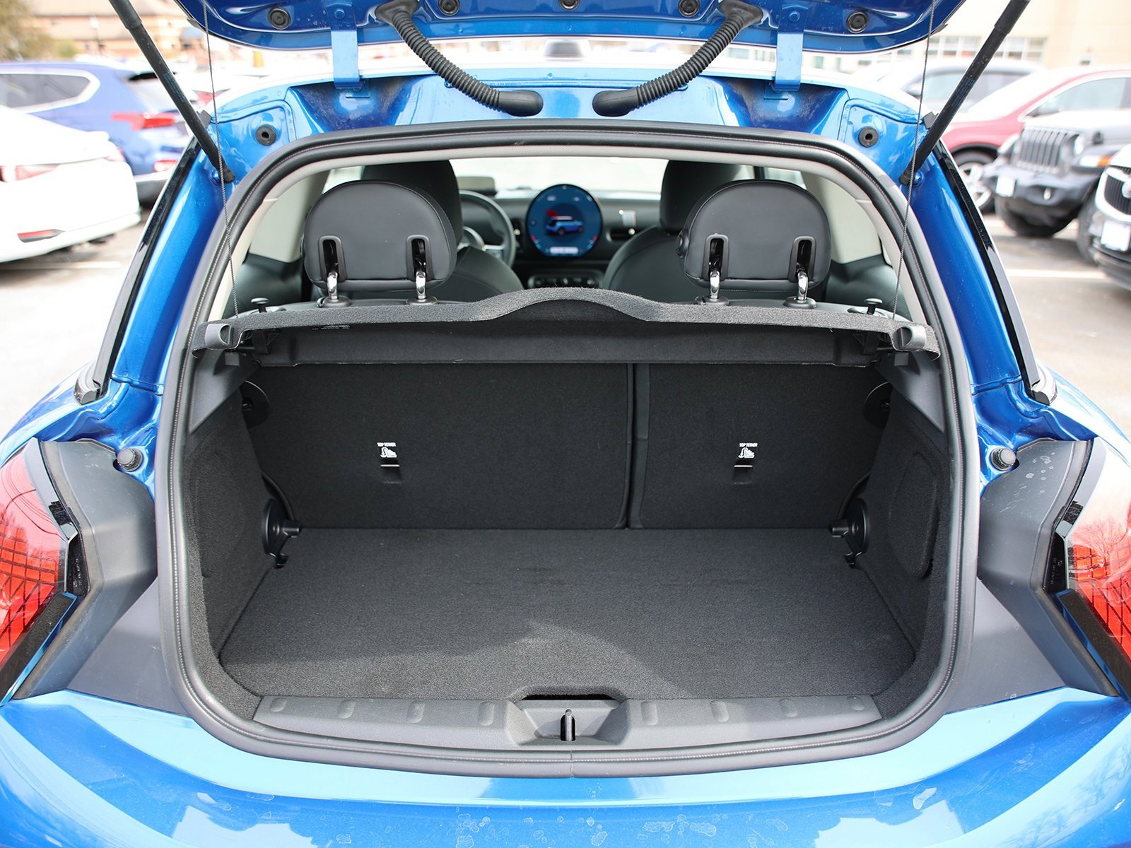 Used 2025 MINI Cooper 2-Door Hardtop image 11