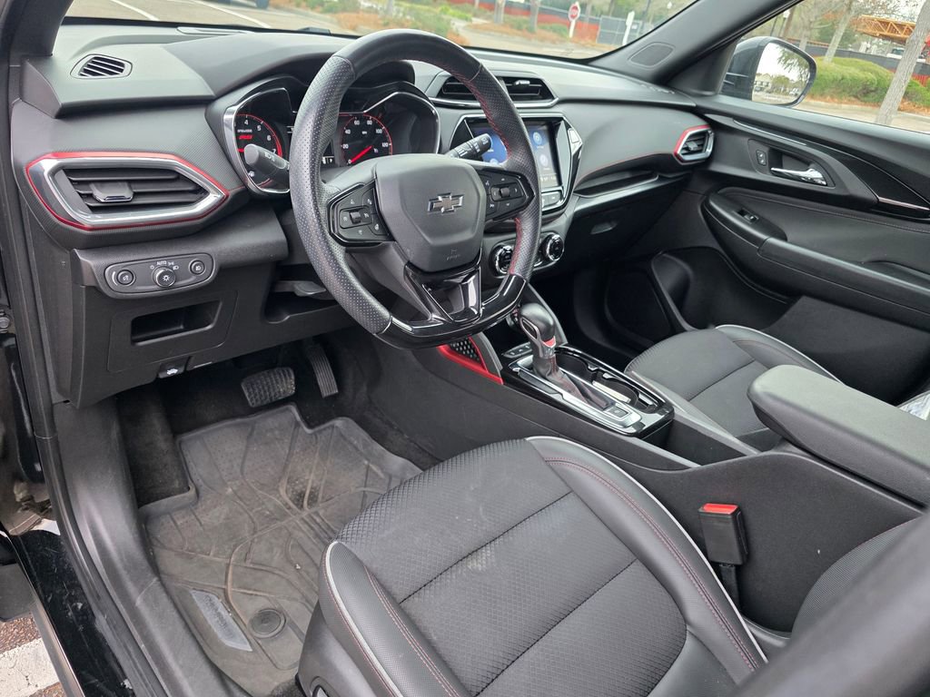 Used 2023 Chevrolet TrailBlazer RS w/ Convenience Package image 11