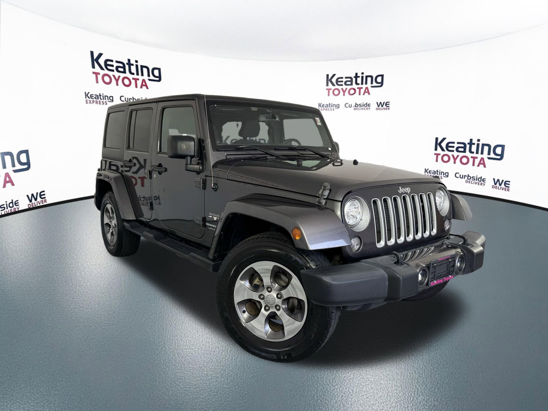 Used 2018 Jeep Wrangler Unlimited Sahara w/ Connectivity Group AWD/4WD image 3