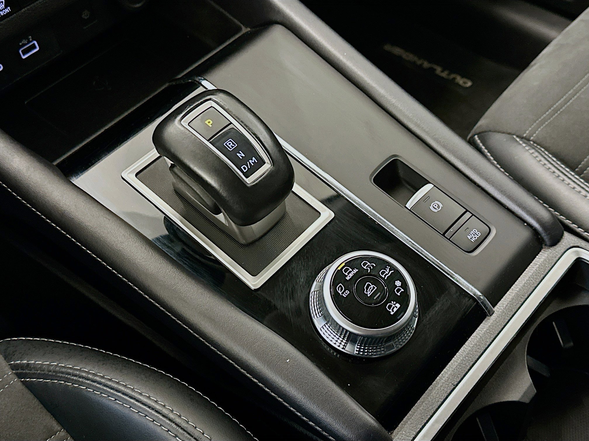 Used 2024 Mitsubishi Outlander SE image 25