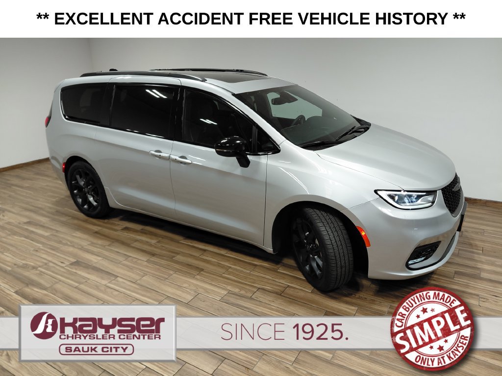 Certified 2026 Chrysler Pacifica Limited w/ S Appearance Package FWD image 20