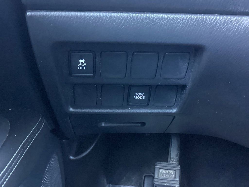 Used 2020 Nissan Pathfinder S image 27