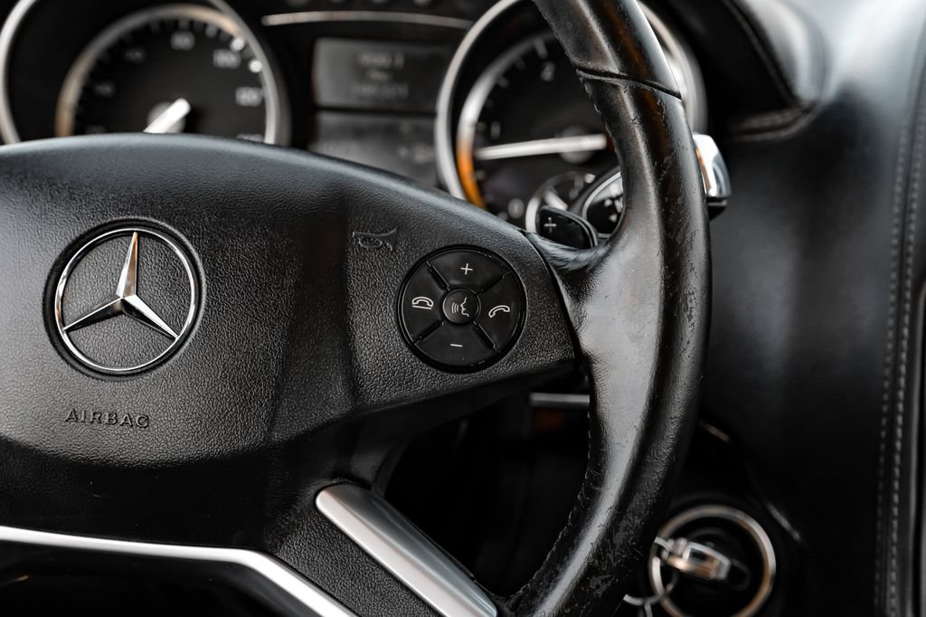 Used 2011 Mercedes-Benz GL 320 BlueTEC 4MATIC image 17
