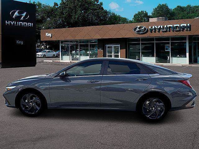 New 2026 Hyundai Elantra SEL Sport FWD image 5