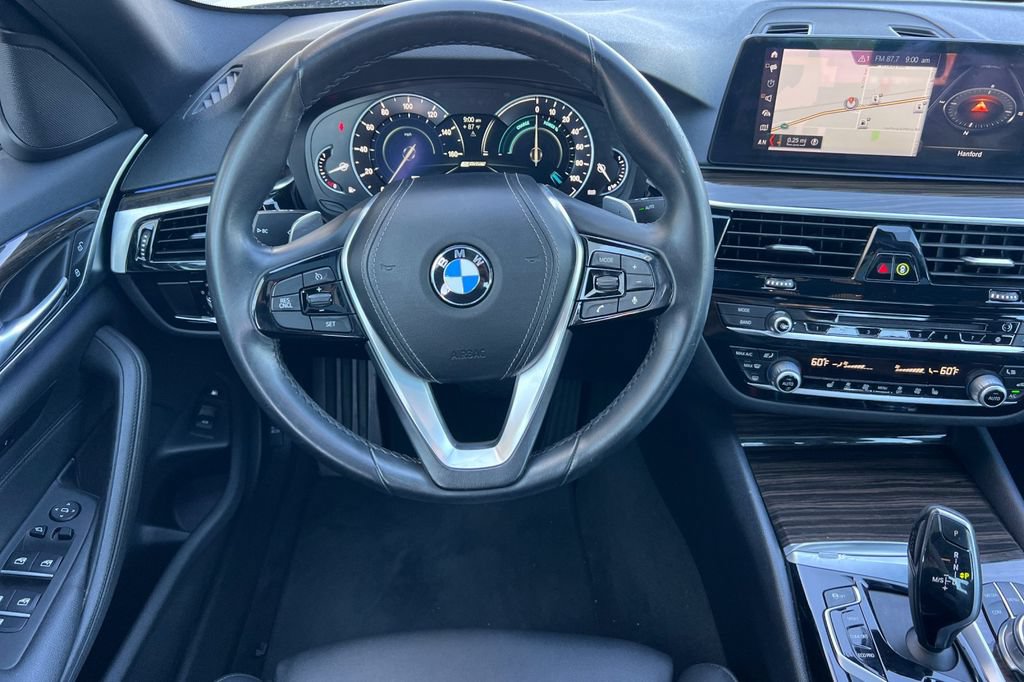 Used 2019 BMW 530e w/ Convenience Package RWD image 16