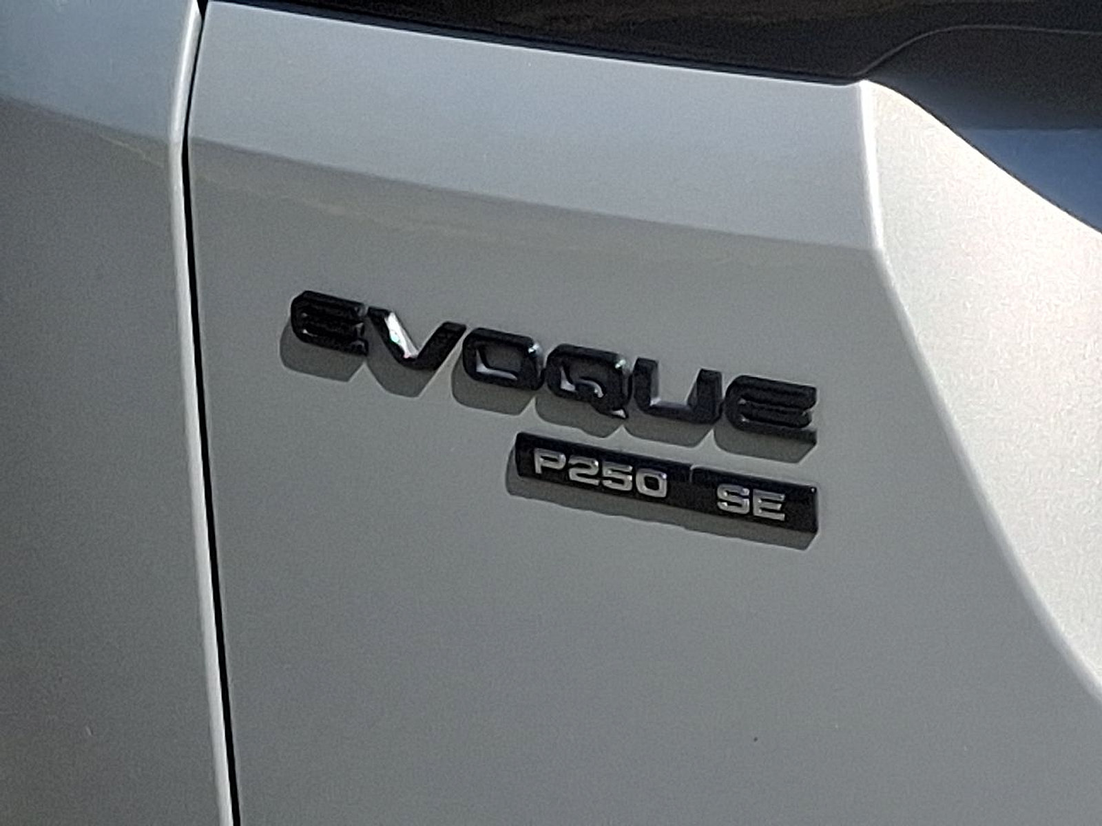 Used 2020 Land Rover Range Rover Evoque SE AWD/4WD image 24
