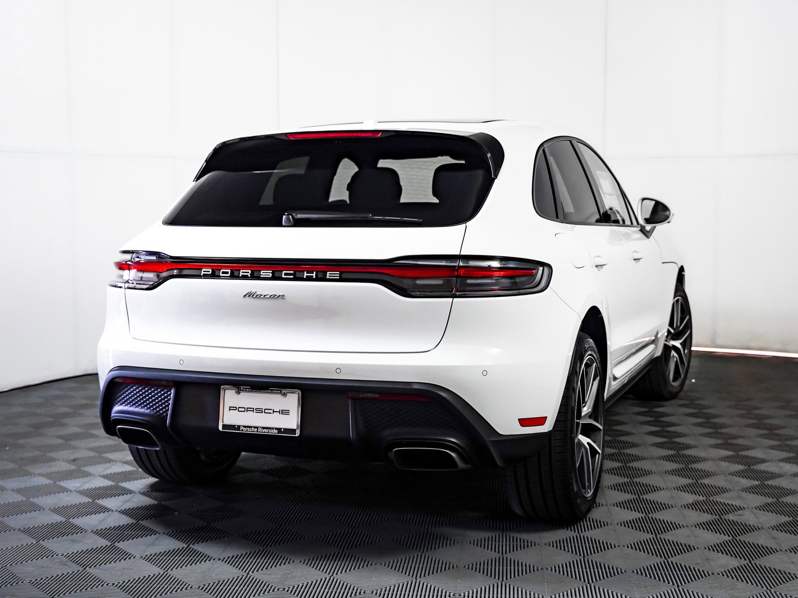 New 2026 Porsche Macan image 10