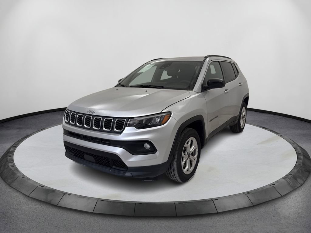 Used 2025 Jeep Compass Latitude image 1