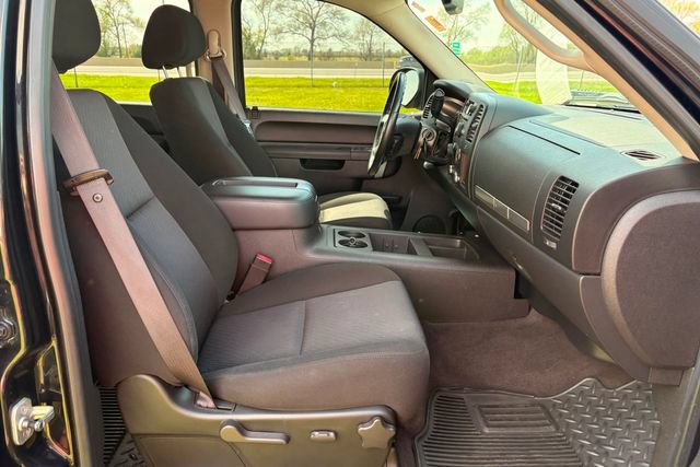 Used 2010 Chevrolet Silverado 1500 LT w/ Power Pack Plus AWD/4WD image 23