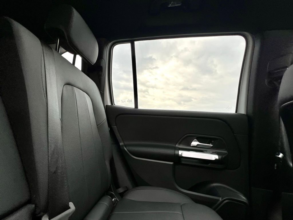 Certified 2025 Mercedes-Benz GLB 250 4MATIC image 22
