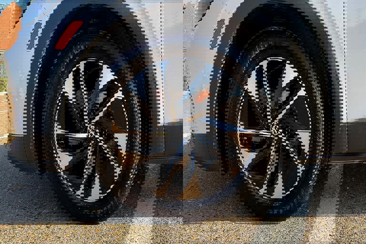 Used 2021 Volkswagen ID.4 Pro image 8