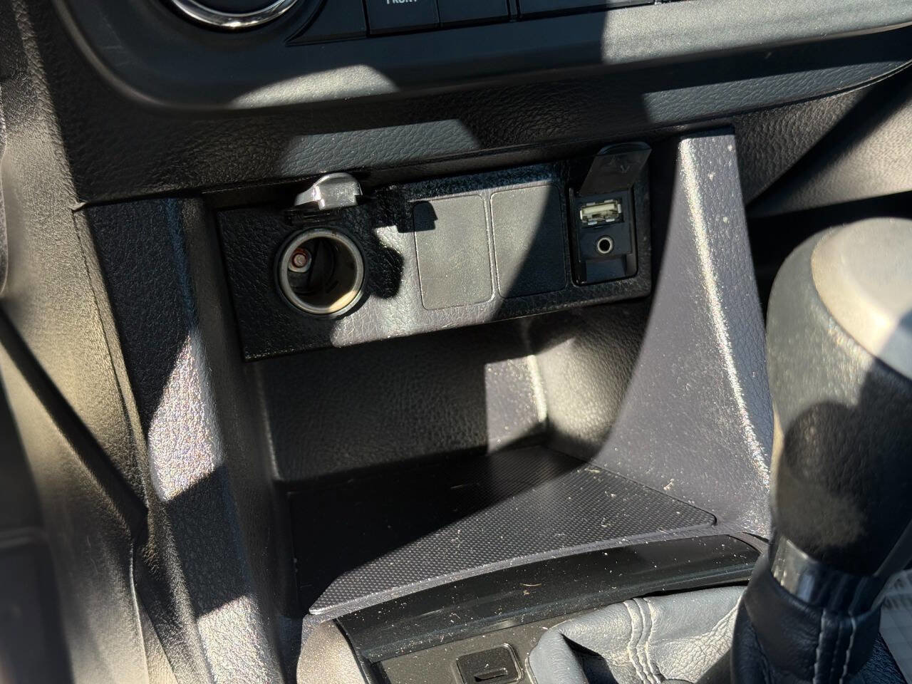 Used 2015 Toyota Corolla LE FWD image 22
