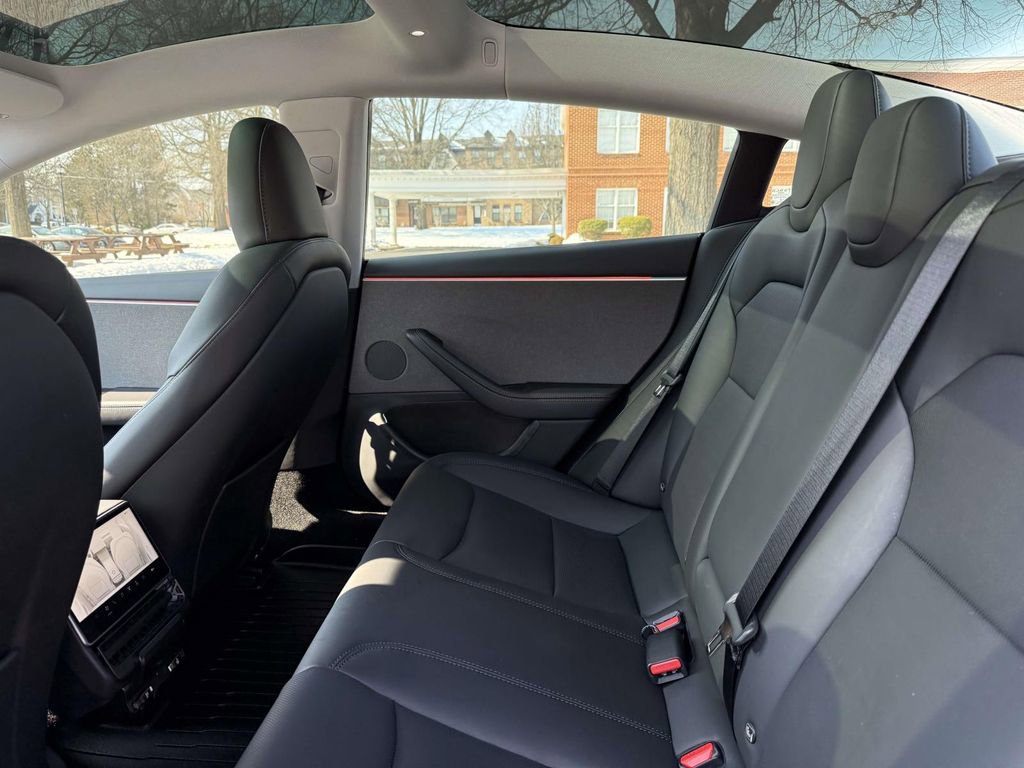 Used 2025 Tesla Model 3 Long Range image 17