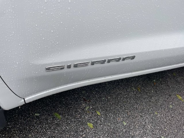 Used 2026 GMC Sierra 1500 SLT AWD/4WD image 15