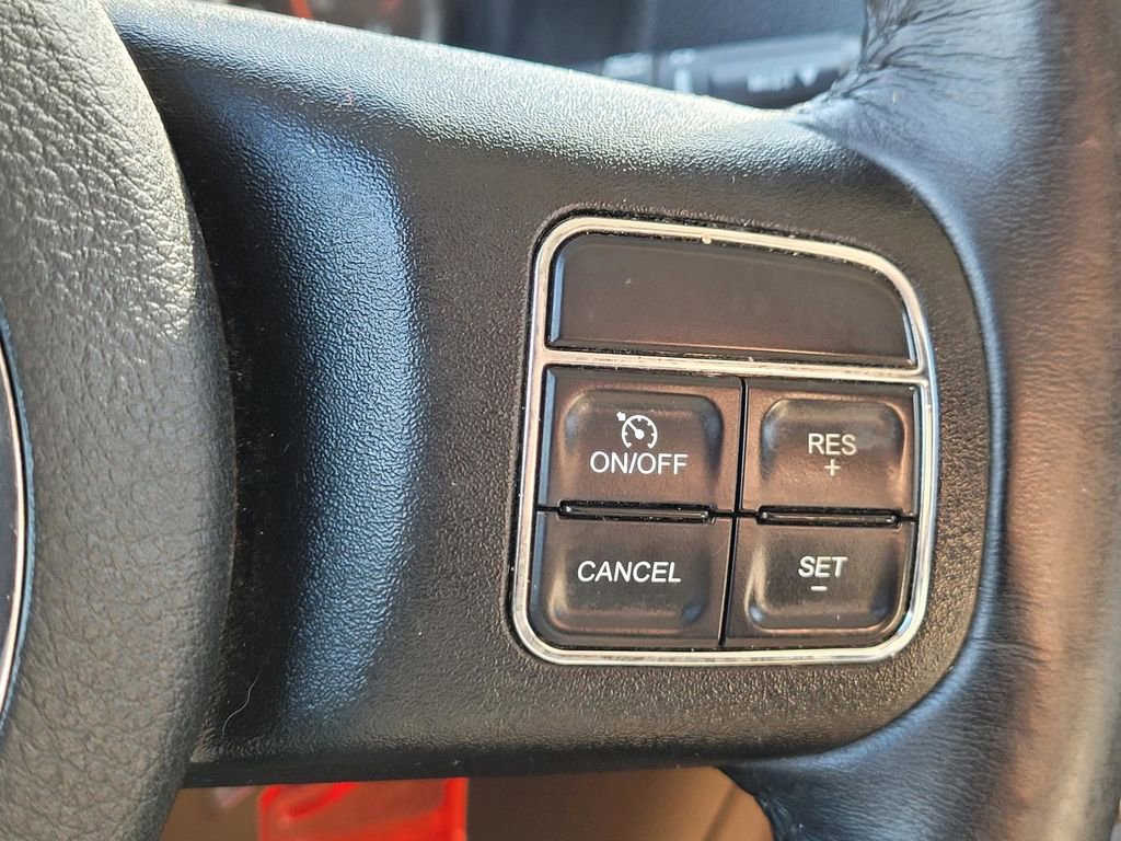 Used 2017 Jeep Wrangler Unlimited Rubicon w/ Connectivity Group image 30